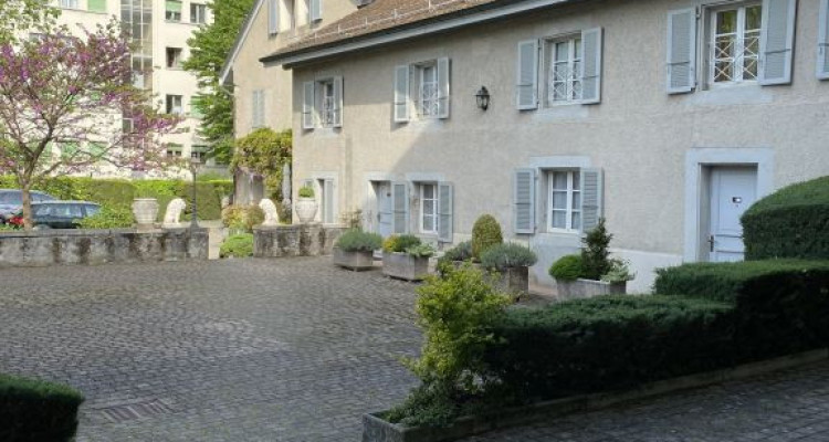 Beautiful Furnished 4 pieces Apartment Carouge (Geneva) image 1