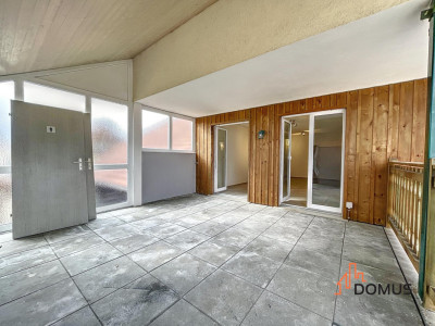 Appartement avec grande terrasse et espace rangement image 3