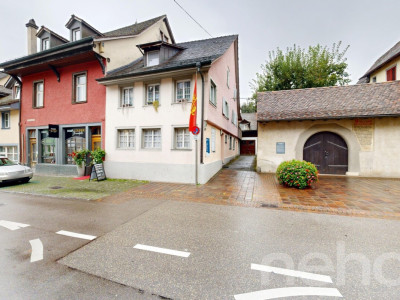 Mehrfamilienhaus mit 4 Wohnungen, Studio und Garage in zentraler Lage image 2