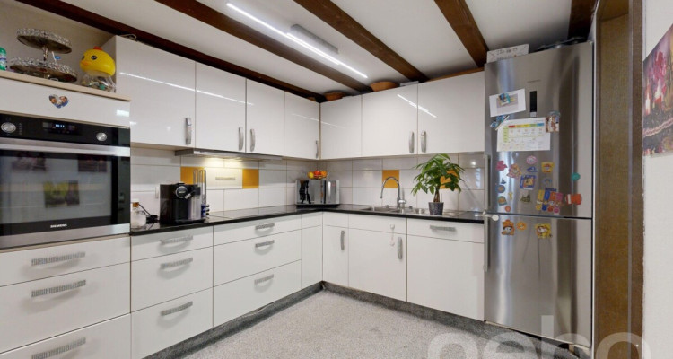 Mehrfamilienhaus mit 4 Wohnungen, Studio und Garage in zentraler Lage image 4