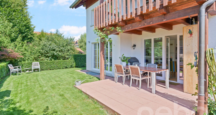 Grosszügiges, freistehendes Einfamilienhaus an idyllischer Lage image 1