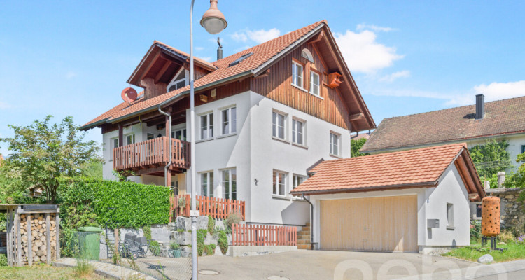 Grosszügiges, freistehendes Einfamilienhaus an idyllischer Lage image 2