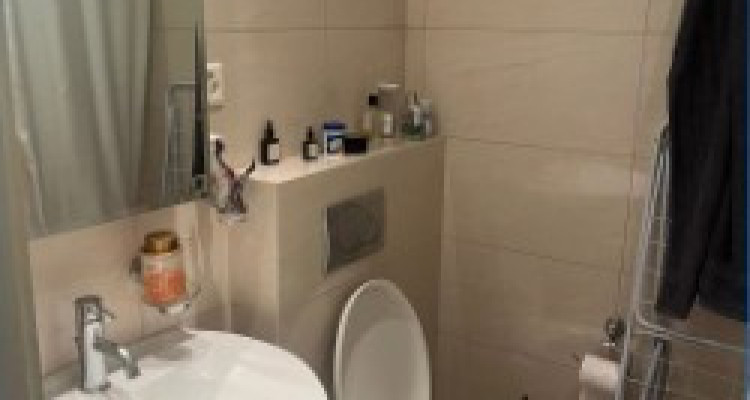 Nous vous proposons un grand studio aux Pâquis image 5