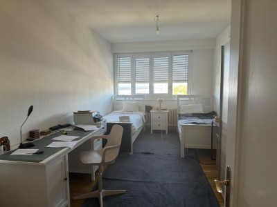 Appartement de 8.5 pièces situé au Petit-Lancy image 8