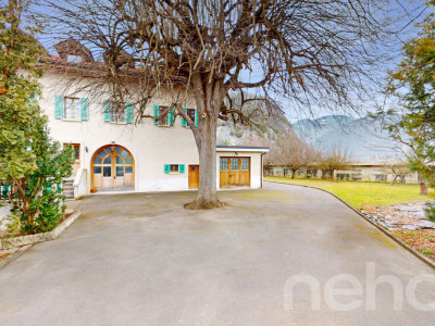 Immeuble locatif et 3 surfaces activités/stockage image 1