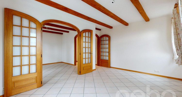 Immeuble locatif et 3 surfaces activités/stockage image 4