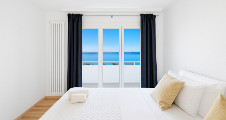 Vue lac panoramique 180° – Appartement meublé d’exception image 7