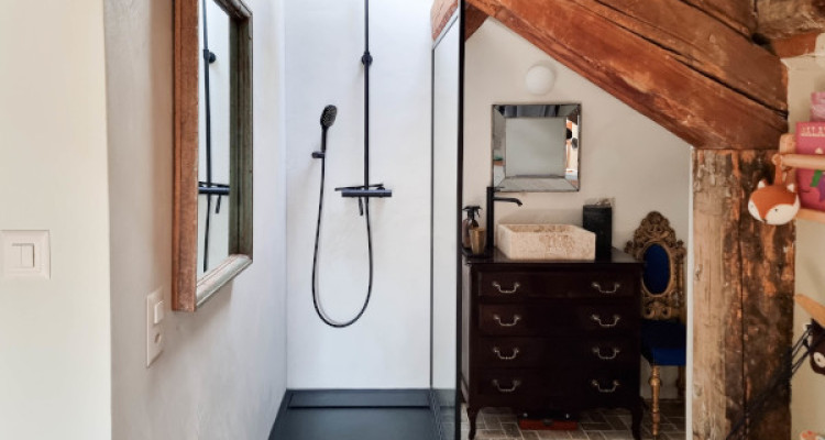 À vendre – Élégant duplex rénové avec jardin privatif à Presinge image 8