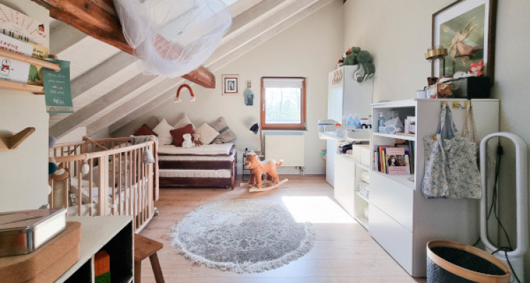 À vendre – Élégant duplex rénové avec jardin privatif à Presinge image 5