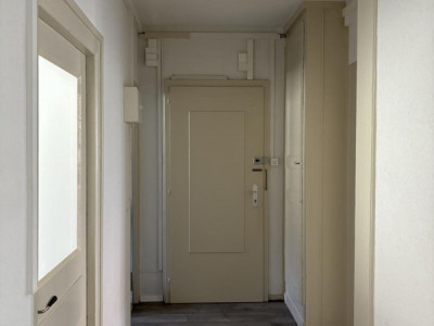 À louer : bureau lumineux de 4 pièces au centre de La Chaux-de-Fonds image 6