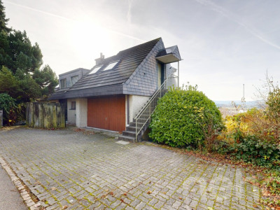 Villa mit Innenpool -  Wohntraum mit Weitsicht und Potenzial image 1