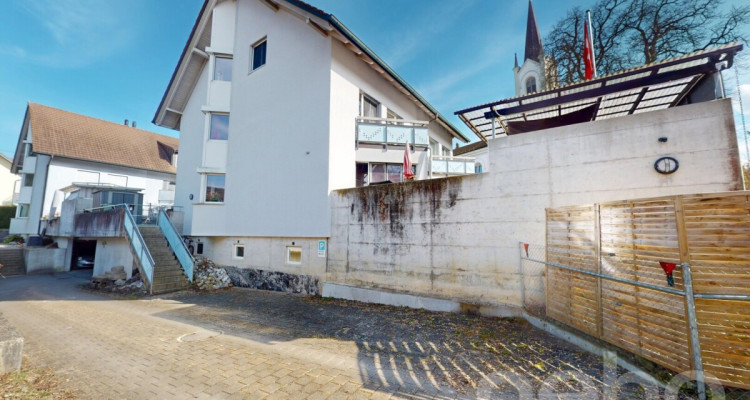 Grosszügige Doppelhaushälfte an ruhiger Lage in Märwil image 1