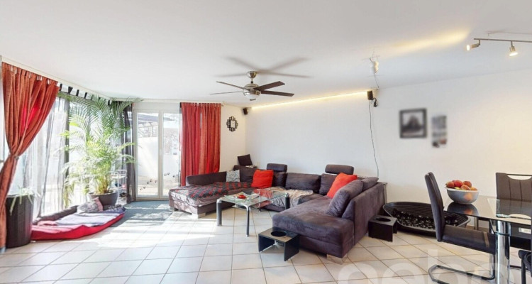 Grosszügige Doppelhaushälfte an ruhiger Lage in Märwil image 2