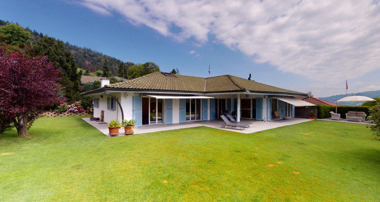 An bevorzugter Lage: Hochwertig renoviertes Anwesen im Landhausstil image 1