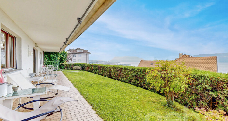 Vue panoramique et jardin privatif - un cadre de vie d?exception! image 1