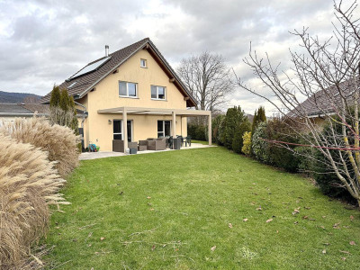 Charmante villa jumelle de 5.5 pièces image 1