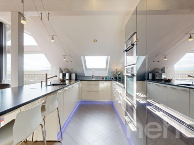 Attique mansardé 5.5 pièces à Arnex-sur-Nyon, charme et calme image 4