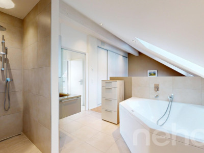 Attique mansardé 5.5 pièces à Arnex-sur-Nyon, charme et calme image 11