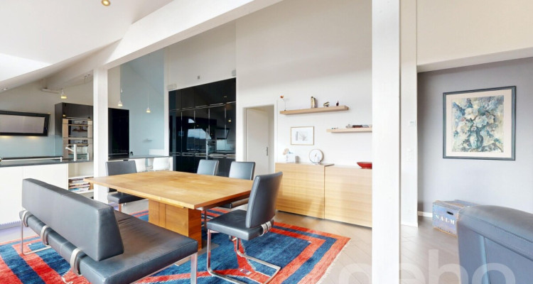 Attique mansardé 5.5 pièces à Arnex-sur-Nyon, charme et calme image 2