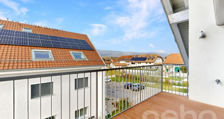 Attique mansardé 5.5 pièces à Arnex-sur-Nyon, charme et calme image 12