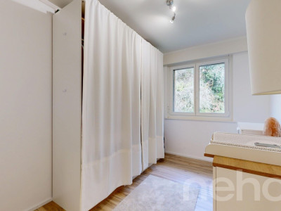 Superbe 4.5 pièces entièrement rénové avec vue lac, parking et cave image 9