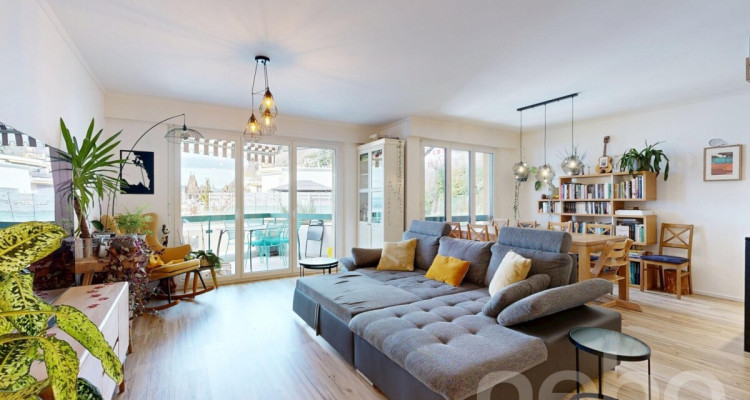 Superbe 4.5 pièces entièrement rénové avec vue lac, parking et cave image 4