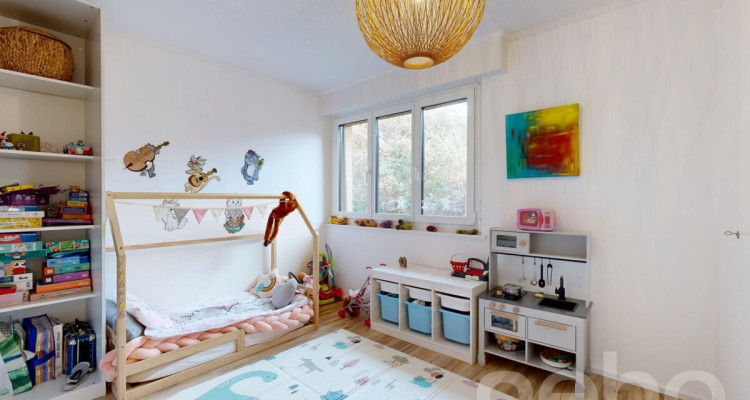 Superbe 4.5 pièces entièrement rénové avec vue lac, parking et cave image 11