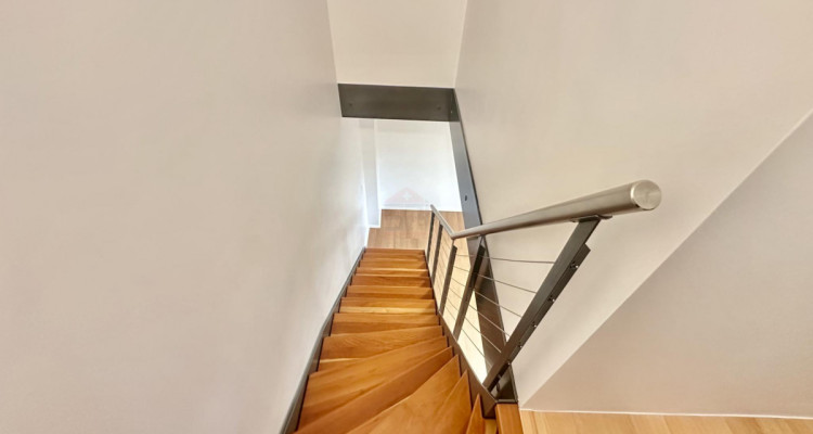 Charmant duplex de 4 pièces entièrement rénové de 108 m² image 5