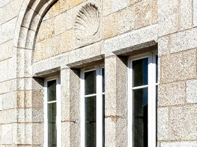 PROPRIÉTÉ PIEDS DANS LEAU AVEC MANOIR, CHAUMIÈRE, LONGÈRE DE 2 LOGEMENTS  image 4