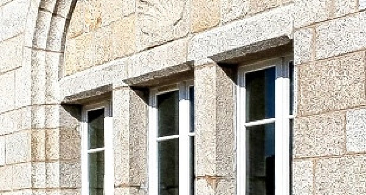 PROPRIÉTÉ PIEDS DANS LEAU AVEC MANOIR, CHAUMIÈRE, LONGÈRE DE 2 LOGEMENTS  image 4