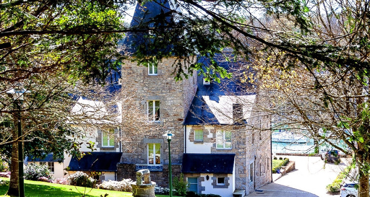 PROPRIÉTÉ PIEDS DANS LEAU AVEC MANOIR, CHAUMIÈRE, LONGÈRE DE 2 LOGEMENTS  image 5