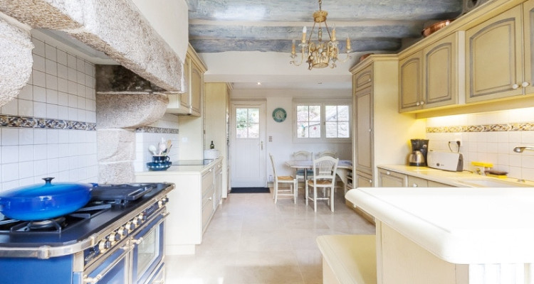 PROPRIÉTÉ PIEDS DANS LEAU AVEC MANOIR, CHAUMIÈRE, LONGÈRE DE 2 LOGEMENTS  image 14