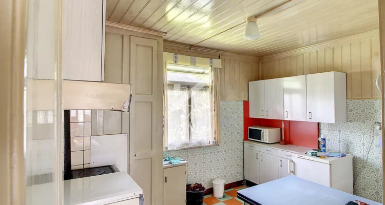 Emplacement recherché pour ce chalet à rénover, agrandissement possible image 6