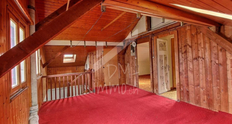 Emplacement recherché pour ce chalet à rénover, agrandissement possible image 1