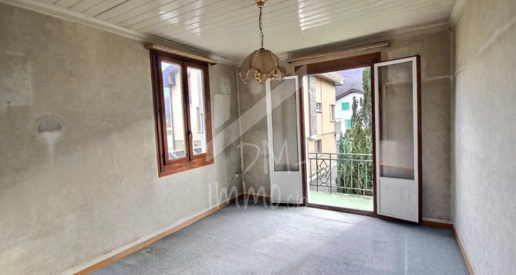 Emplacement recherché pour ce chalet à rénover, agrandissement possible image 3