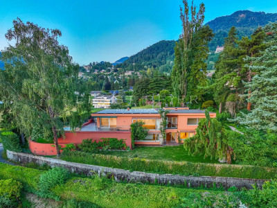 Exceptional residence with landscaped garden and panoramic views of Lake Geneva image 1