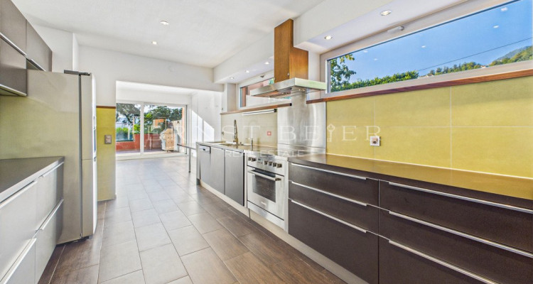 Exceptional residence with landscaped garden and panoramic views of Lake Geneva image 5