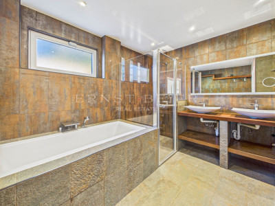 Exceptional residence with landscaped garden and panoramic views of Lake Geneva image 10