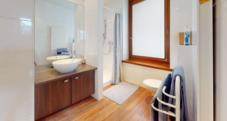 GENEVE - BUREAUX A LOUER DANS UN IMMEUBLE DE CARACTERE image 9