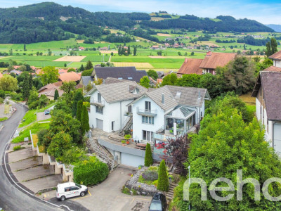 Lichtdurchfluteter Wohnkomfort mit Wintergarten und Weitsicht image 1