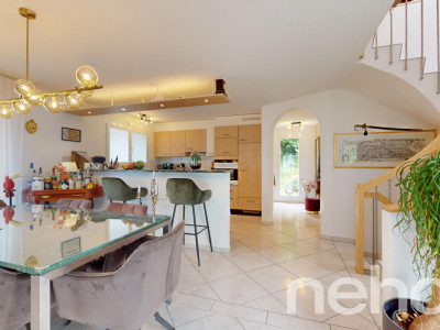 Lichtdurchfluteter Wohnkomfort mit Wintergarten und Weitsicht image 3