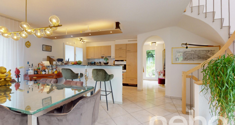 Lichtdurchfluteter Wohnkomfort mit Wintergarten und Weitsicht image 3