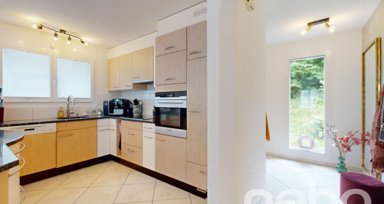 Lichtdurchfluteter Wohnkomfort mit Wintergarten und Weitsicht image 7