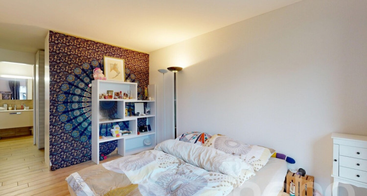 Moderne 4½-Zimmerwohnung mit grosser Loggia und Alpenblick image 5