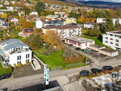 TERRAIN RARE, CADRE IDYLLIQUE ET EXPOSITION PLEIN SUD image 3