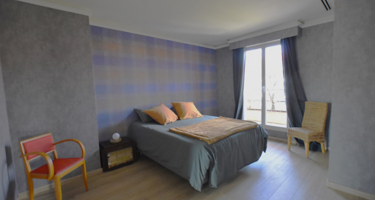 EXCEPTIONAL LIGHTFUL ATTIC - WONDERFUL VIEW  FROM THE MONT-BLANC TO THE JURA image 8