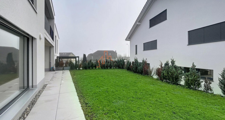 Appartement moderne avec terrasse et jardin privatif image 2