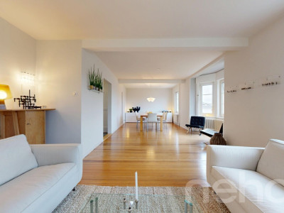 Stilvolles 9-Zimmerhaus mit Ausblick und Altbaucharme image 2