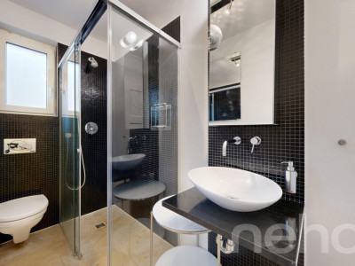 Stilvolles 9-Zimmerhaus mit Ausblick und Altbaucharme image 8