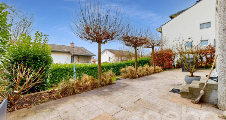 Stilvolles 9-Zimmerhaus mit Ausblick und Altbaucharme image 10